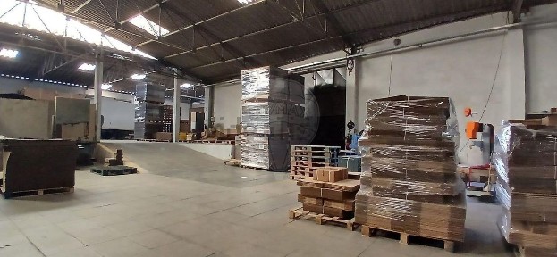 Armazém à venda em Lugar de Seixos Alvos