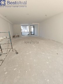 Espaço comercial à venda em Arco de Baúlhe e Vila Nune