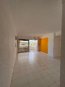 Apartamento T2 à venda na Avenida Tomás Cabreira, 4