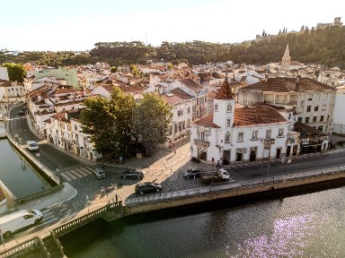 Negócio à venda na Rua Serpa Pinto
