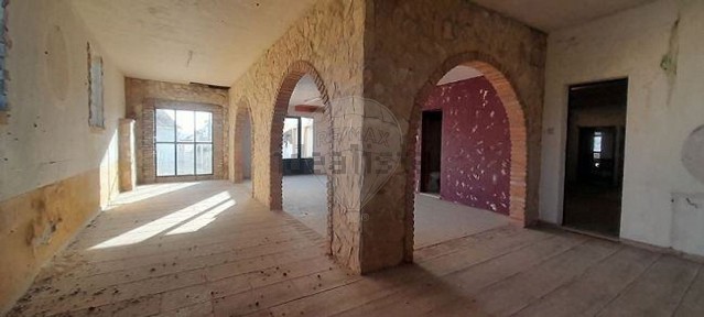 Armazém à venda em São Pedro de Tomar