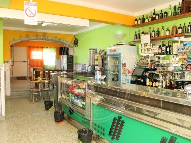 Espaço comercial à venda em Além da Ribeira e Pedreira