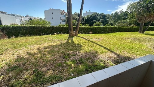 Apartamento T2 à venda na Rua Columbano Bordalo Pinheiro