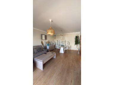 Apartamento T2 à venda na Rua Pedro Ninil
