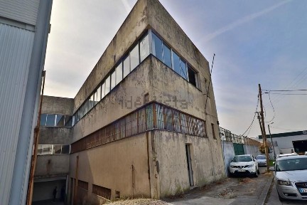 Armazém à venda na Rua da Quinta de Santa Maria, 132