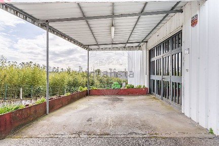 Armazém à venda na Rua S. João Pedro Leital, 4770-464 s/n