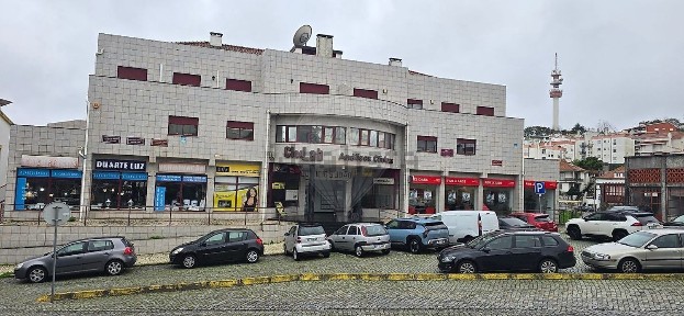 Espaço comercial à venda na Travessa Cónego Silva Martins