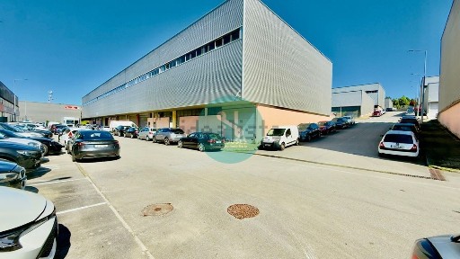 Armazém à venda na Rua do Parque Poente s/n