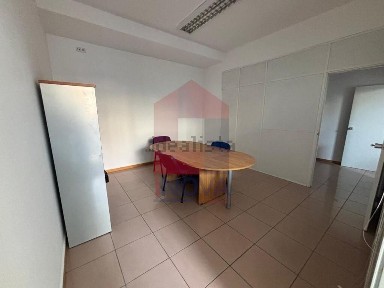 Espaço comercial à venda em Maximinos - Sé - Cividade