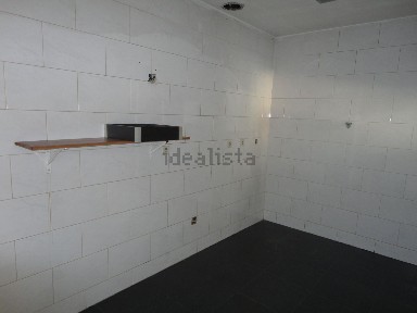 Espaço comercial com rentabilidade à venda na Praceta Sebastião Alba, 27