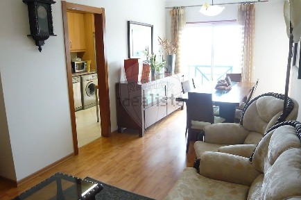 Apartamento T3 à venda na Avenida 25 de Abril