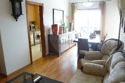 Apartamento T3 à venda na Avenida 25 de Abril