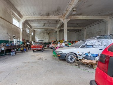 Armazém à venda no Largo Conde Ferreira