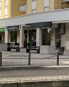 Espaço comercial à venda na Rua António Lucas, 35 -39