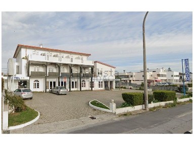 Espaço comercial à venda na Rua da Ponte Dom Luis Filipe