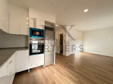 Apartamento T2 à venda na Rua do Alportel
