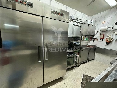 Espaço comercial ou armazém à venda em Fátima