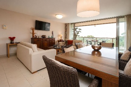 Apartamento T3 à venda na Rua da Boca da Alagoa, 2