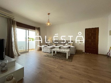 Apartamento T2 à venda na Rua do Cross das Amendoeiras Em Flor, 61