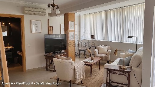 Apartamento T3 à venda na Rua Doutor Afonso Costa
