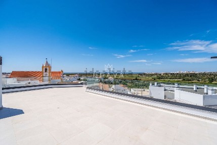 Apartamento T3 à venda na Vila de Pêra