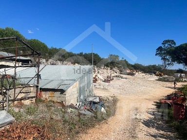 Espaço comercial à venda em Alcanede