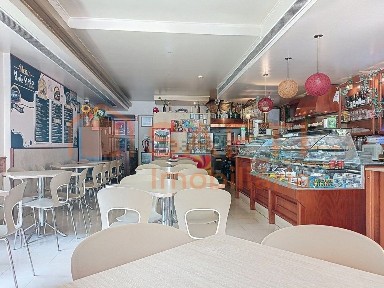 Espaço comercial à venda na Avenida Bernardo Santareno, 25 a