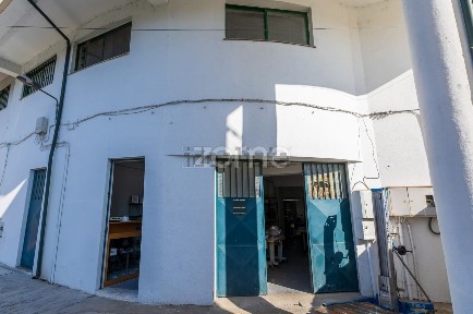 Armazém à venda na Rua do Comandante Carvalho Crato s/n