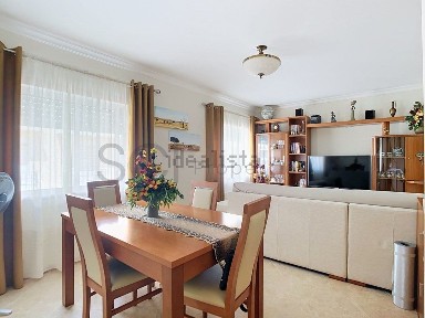 Apartamento T3 à venda na Rua Jacinto José de Andrade