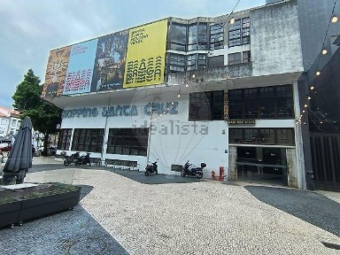 Espaço comercial à venda no Largo Carlos Amarante