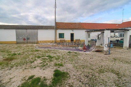 Espaço comercial ou armazém à venda em Coruche