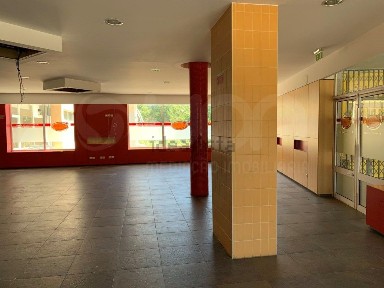 Espaço comercial à venda em Fervença