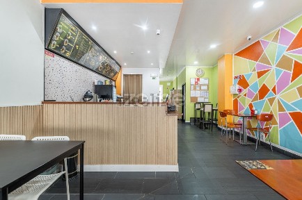Espaço comercial à venda na Rua Nova de Santa Cruz, 177 a