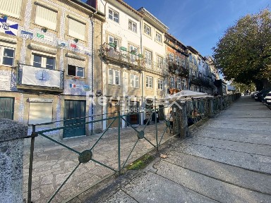Espaço comercial à venda na Avenida São Miguel o Anjo, 23