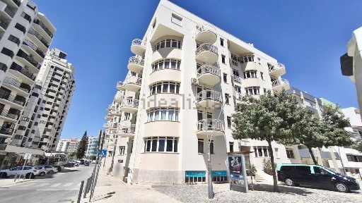 Apartamento T2 à venda na Avenida Beira Mar