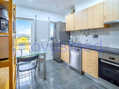 Apartamento T2 à venda em Ferreiras
