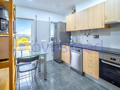 Apartamento T2 à venda em Ferreiras