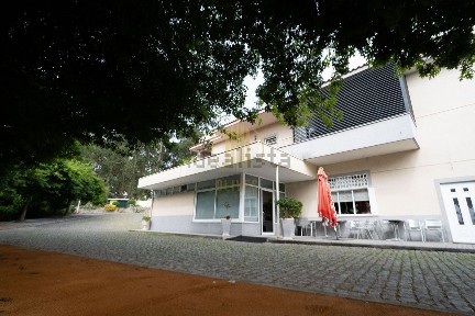 Espaço comercial à venda em Vermoim