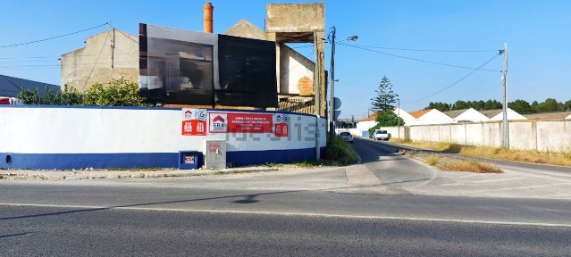 Armazém à venda na Rua Vasco da Gama