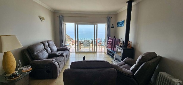 Apartamento T2 à venda na Rua Principal