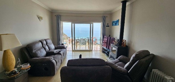 Budens, Burgau - Cabanas Velhas, Rua Principal
