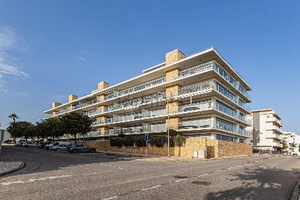 Apartamento T1 à venda na Estrada de Vale de Pedras, 3