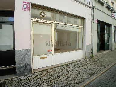 Espaço comercial à venda no Largo de Dom Diogo Fernandes de Almeida, 5