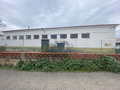 Armazém à venda em Malhou