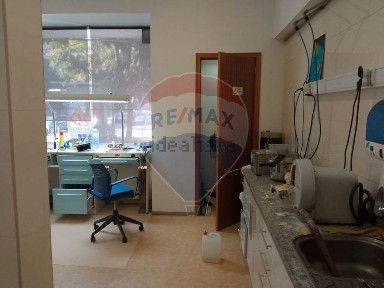 Espaço comercial à venda em Azurém