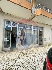 Espaço comercial à venda em São Vicente - São João - Alferrarede