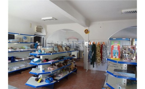 Espaço comercial à venda na Rua dos Combatentes da Grande Guerra