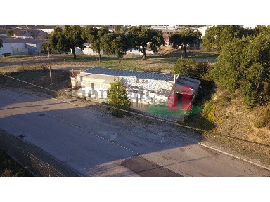 Espaço comercial à venda na Rua Doutor António Passos Canavarro, 17 /b