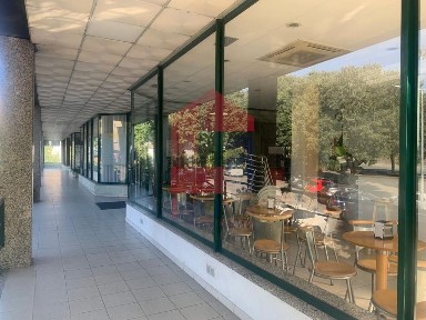 Espaço comercial à venda em Real - Dume - Semelhe