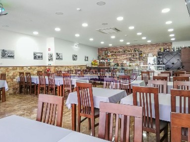 Espaço comercial ou armazém à venda em Samora Correia